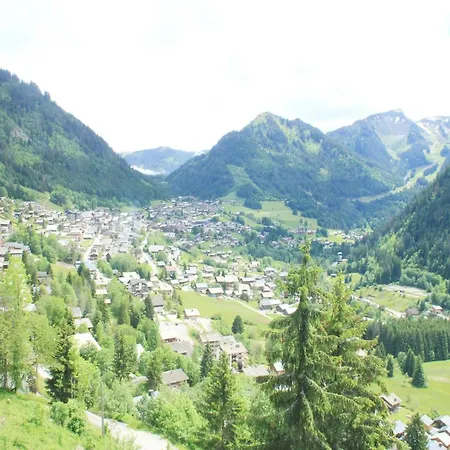 In Near De Vonnes * Châtel