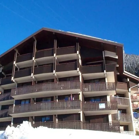 In Near De Vonnes * Châtel